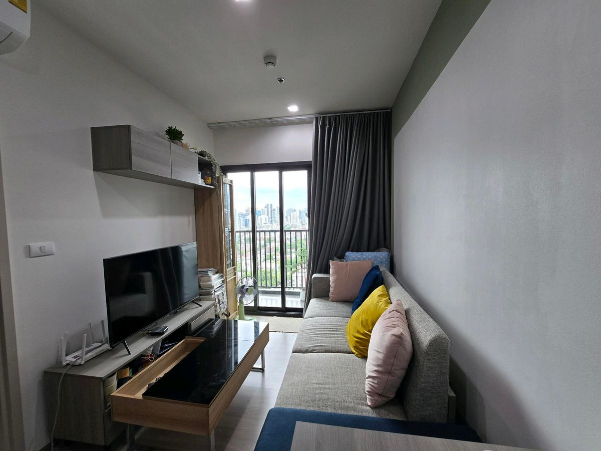 ขายคอนโดพระราม 9 เพชรบุรีตัดใหม่ RCA : ขายด่วน 📍 THE BASE Phetchaburi - Thonglor 📍 ระเบียงทิศใต้ เฟอร์นิเจอร์ และ เครื่องใช้ไฟฟ้าครบ 