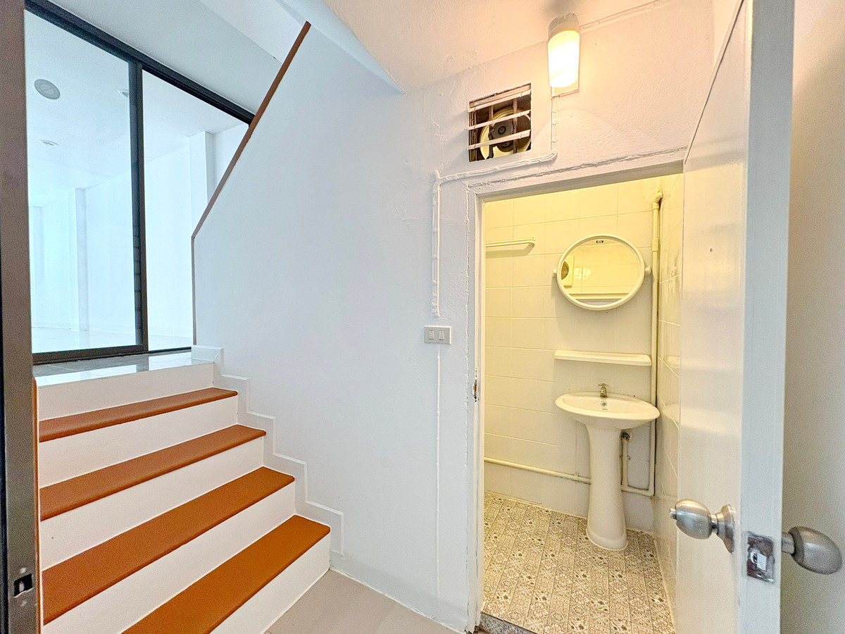 ขายทาวน์โฮมพระราม 9 เพชรบุรีตัดใหม่ RCA : CB001♛♚ทาวน์เฮ้าส์ 6 ห้องนอน ขาย⚝อินทามระ♜MRT สุทธิสาร∞065-9423251,099-5919653▚Line@sureresidence