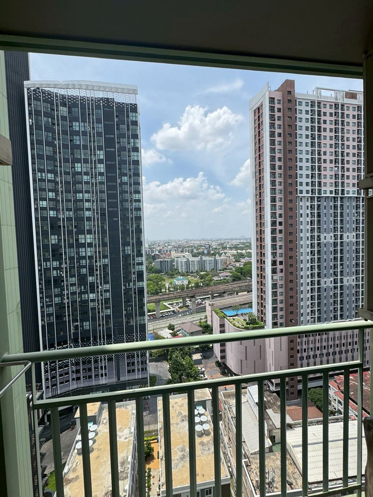 ขายคอนโดพัฒนาการ ศรีนครินทร์ : 🚆 คอนโดแต่งใหม่ ติด Airport Link หัวหมาก (เดินเพียง 350 ม.) | ขาย ลุมพินี เพลส ศรีนครินทร์-หัวหมาก สเตชั่น ✨