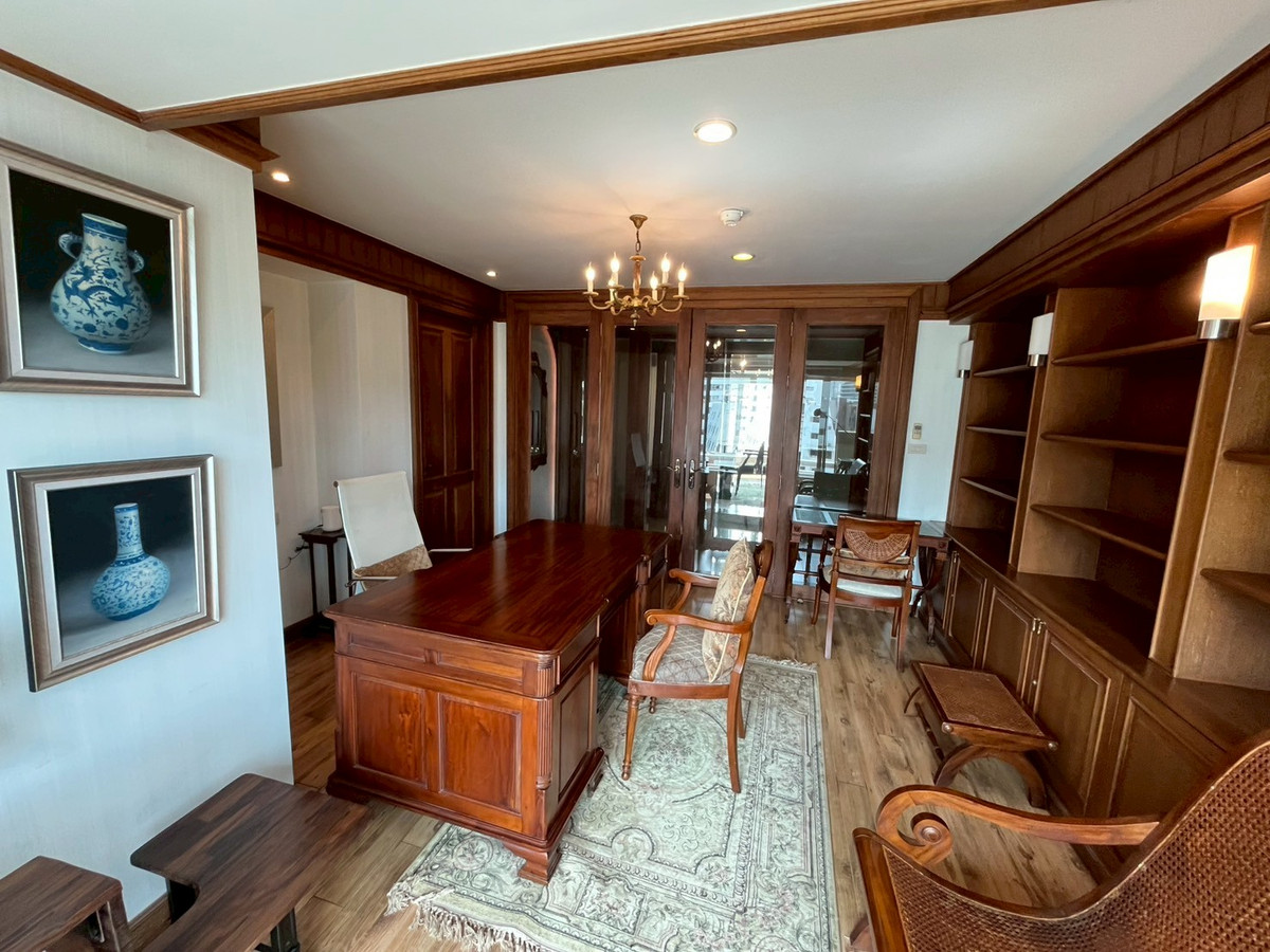 For SaleCondoWitthayu, Chidlom, Langsuan, Ploenchit : Luxury Penthouse for sale, Navin Court Ruamrudee 3 | 419 sq m., 7 bedrooms, 8 bathrooms, near BTS Ploenchit and Lumpini Park.