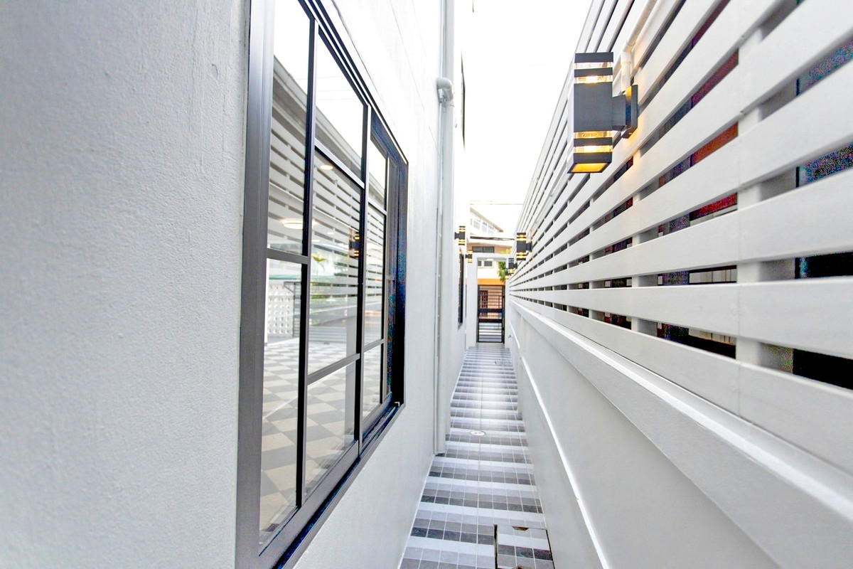 For SaleHome OfficeRatchadapisek, Huaikwang, Suttisan : CB081♛♚Home office 4 bedrooms for sale⚝Huai Khwang♜MRT Huai Khwang∞065-9423251,099-5919653▚Line@sureresidence