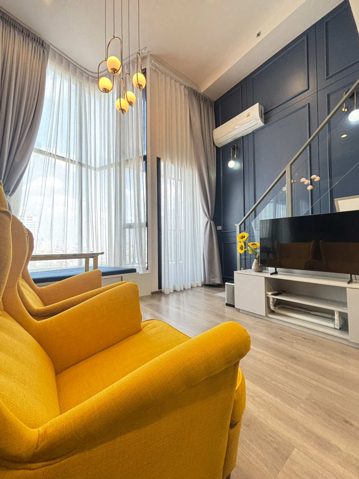 For RentCondoOnnut, Udomsuk : For rent: KnightsBridge Space Sukhumvit–Rama 4 | High ceiling Duplex | Near MRT Thailand Convention Centre | Fully furnished, ready to move in.