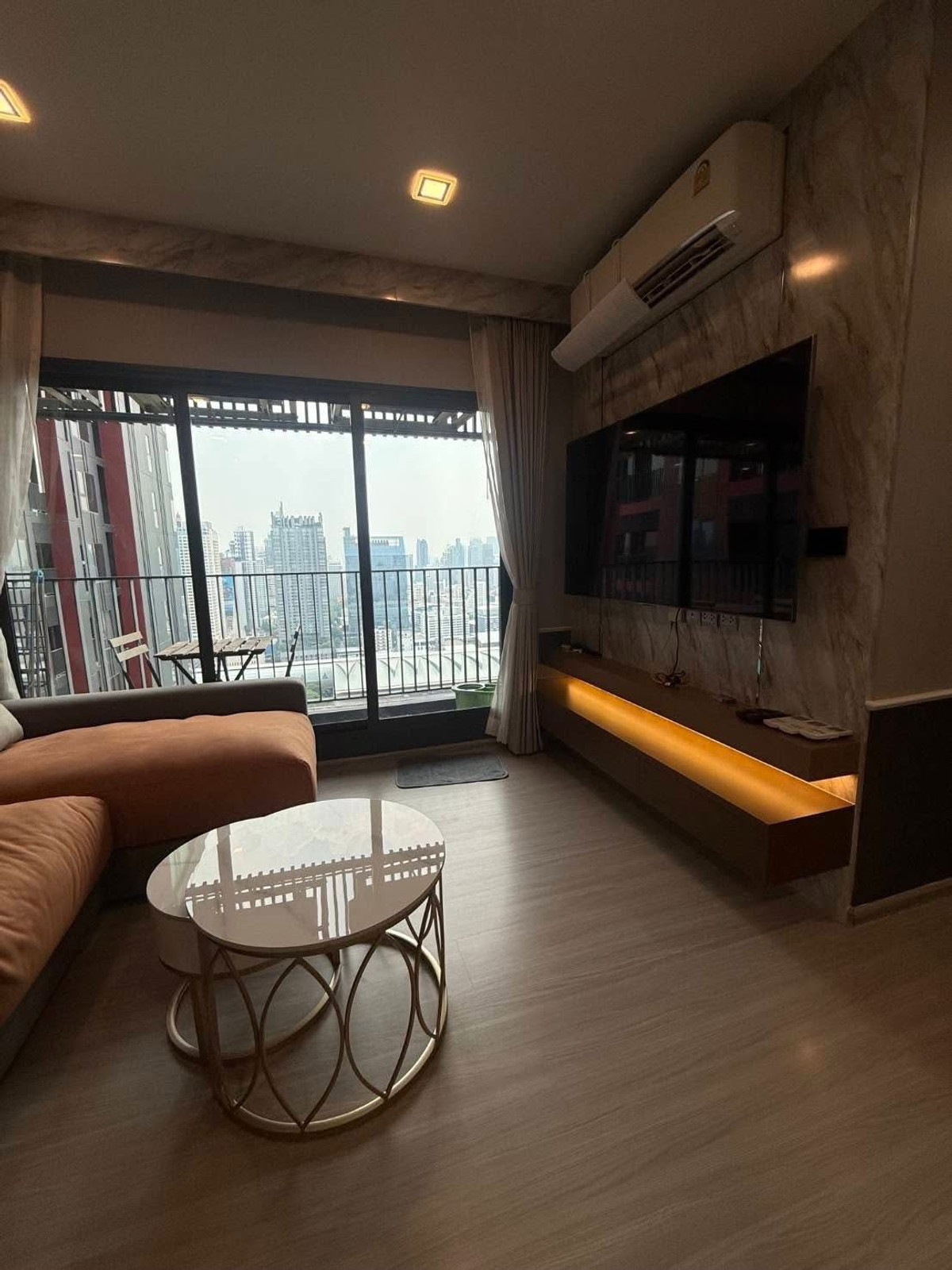 For RentCondoRama9, Petchburi, RCA : For Rent: Life Asoke Hype, 45,000 THB [TTr260303]
