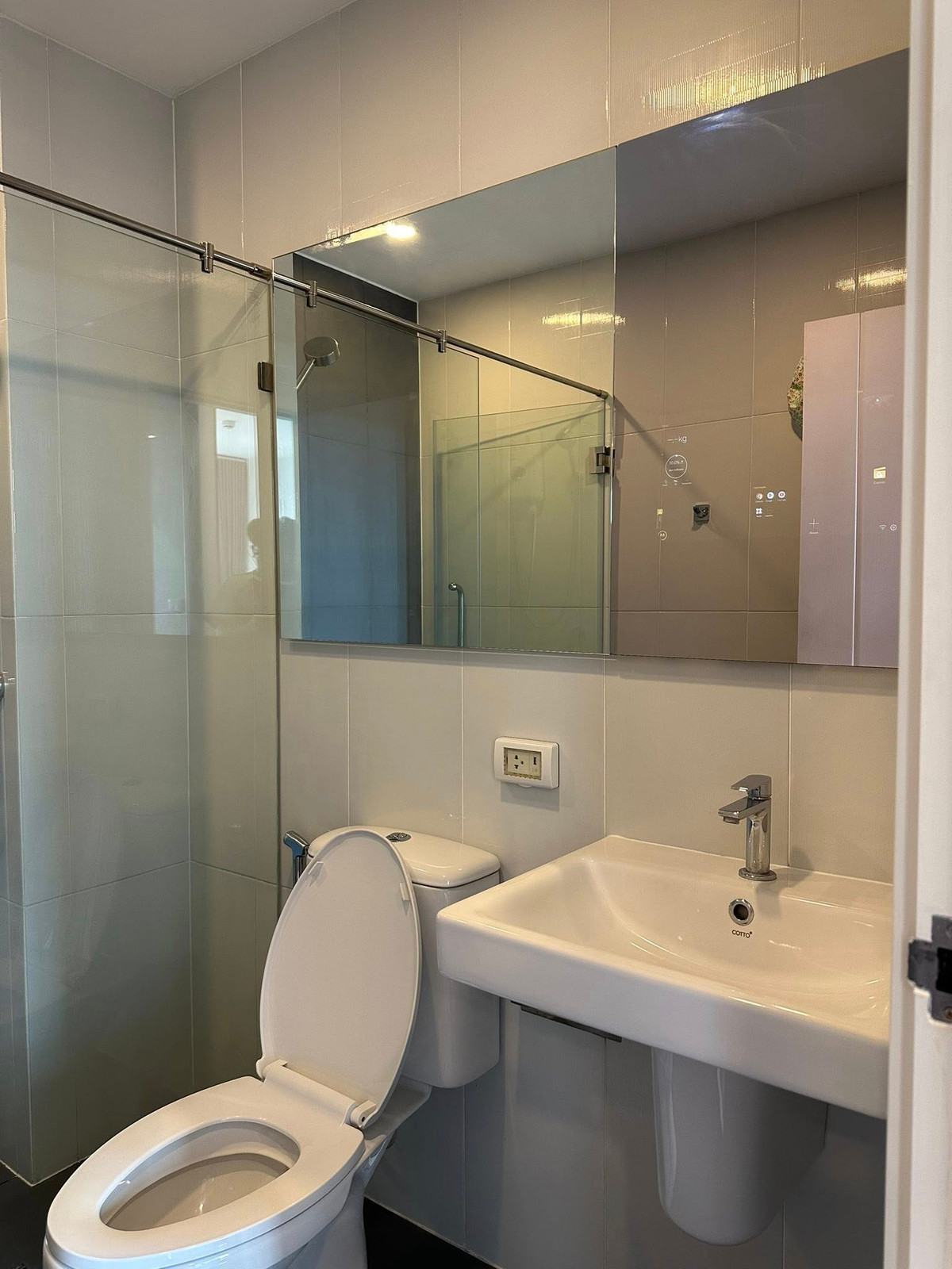 For RentCondoMin Buri, Romklao : For Rent ✨ The Origin Ram 209 Interchange ✨ Fully furnished with appliances. Close to 2 MRT lines: Pink Line and Orange Line.