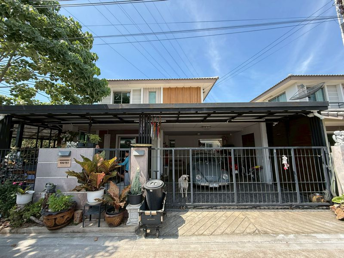 For SaleHouseSriracha Laem Chabang Ban Bueng : Single house for sale, mountain view, corner plot, hillside house, Bang Phra, Si Racha. Good location, near Sukhumvit Road.