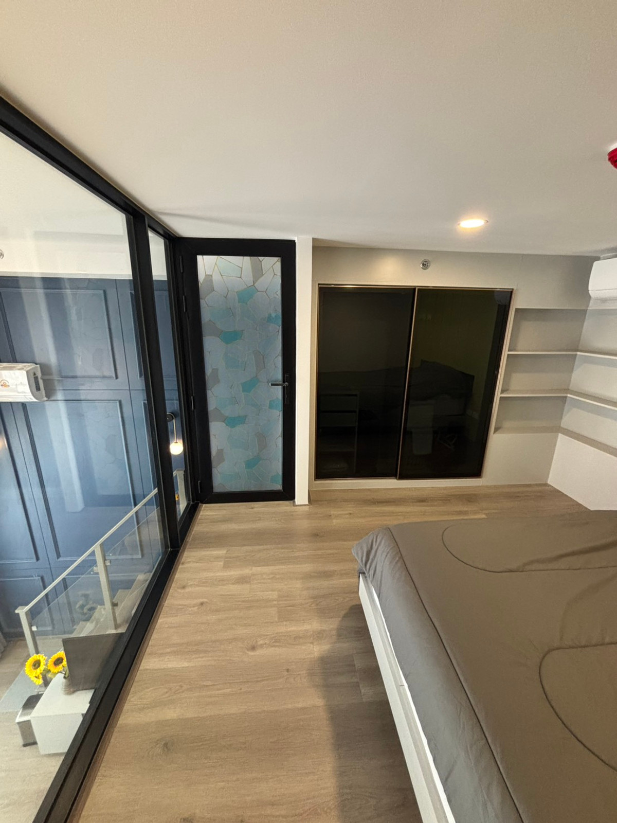 For RentCondoOnnut, Udomsuk : For rent: KnightsBridge Space Sukhumvit–Rama 4 | High ceiling Duplex | Near MRT Thailand Convention Centre | Fully furnished, ready to move in.