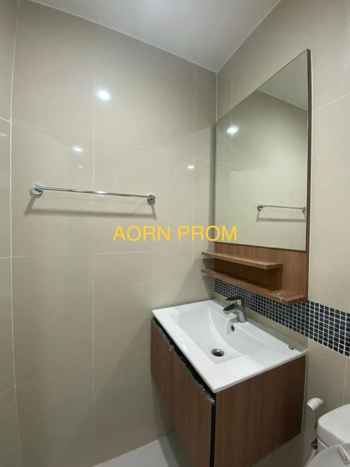 For RentCondoBang kae, Phetkasem : Very cheap, there is a washing machine 🌈 Fuse Sense Bangkae (Fuse sense Bangkae) Studio has a washing machine, air conditioner, refrigerator, TV, water heater, microwave, balcony facing north, cool room.