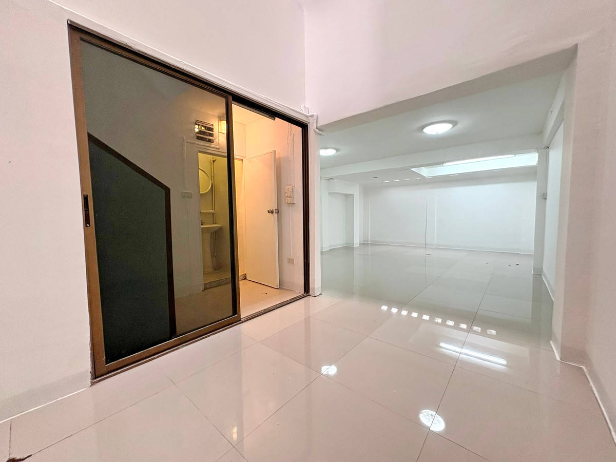 ขายทาวน์โฮมพระราม 9 เพชรบุรีตัดใหม่ RCA : CB001♛♚ทาวน์เฮ้าส์ 6 ห้องนอน ขาย⚝อินทามระ♜MRT สุทธิสาร∞065-9423251,099-5919653▚Line@sureresidence