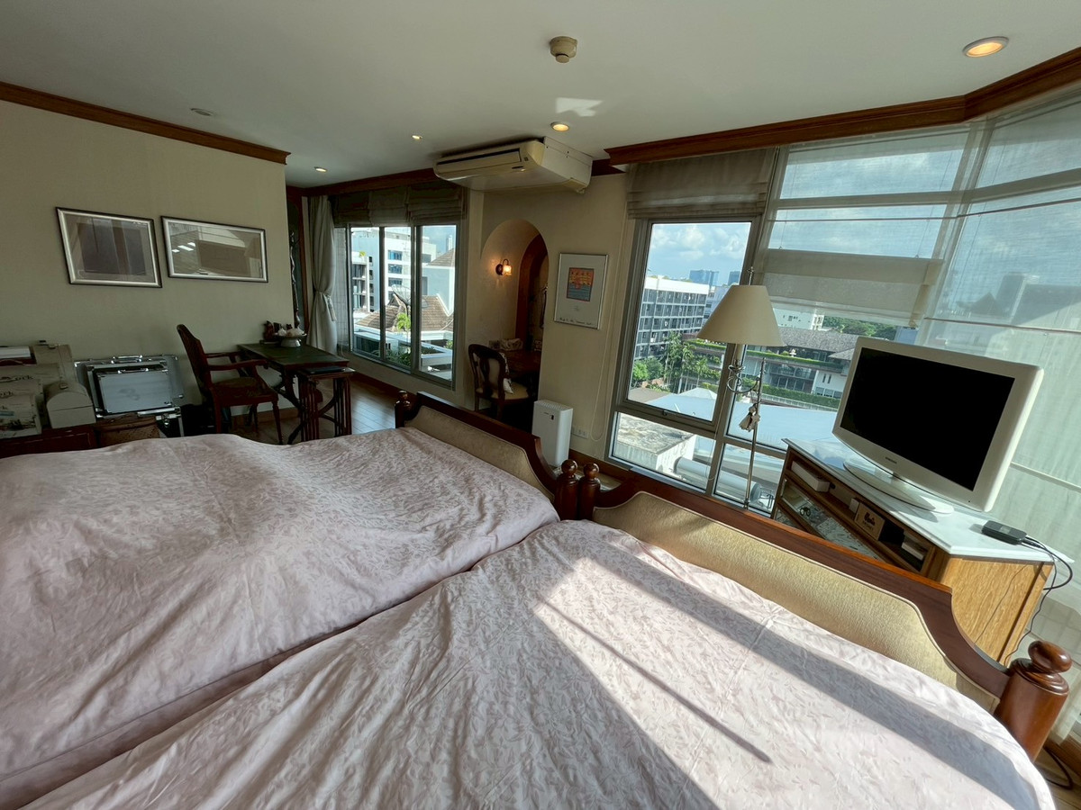 For SaleCondoWitthayu, Chidlom, Langsuan, Ploenchit : Luxury Penthouse for sale, Navin Court Ruamrudee 3 | 419 sq m., 7 bedrooms, 8 bathrooms, near BTS Ploenchit and Lumpini Park.