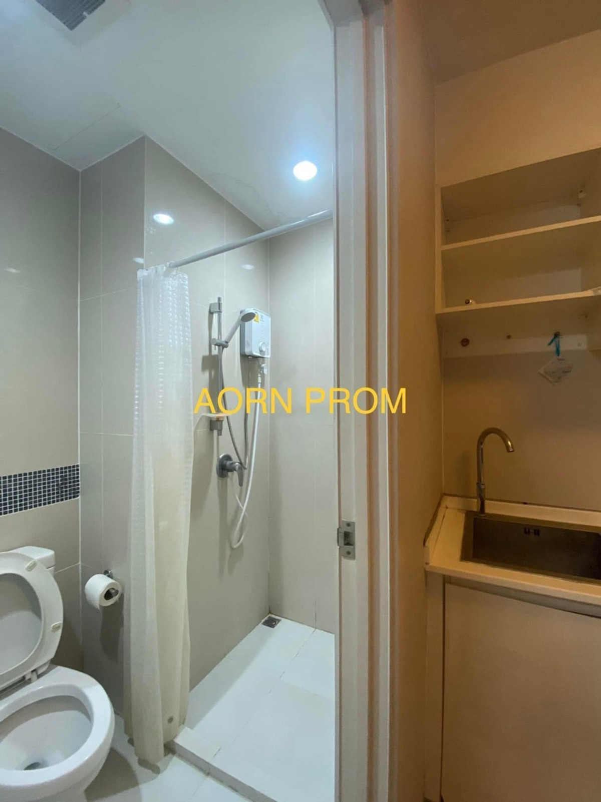 For RentCondoBang kae, Phetkasem : Very cheap, there is a washing machine 🌈 Fuse Sense Bangkae (Fuse sense Bangkae) Studio has a washing machine, air conditioner, refrigerator, TV, water heater, microwave, balcony facing north, cool room.