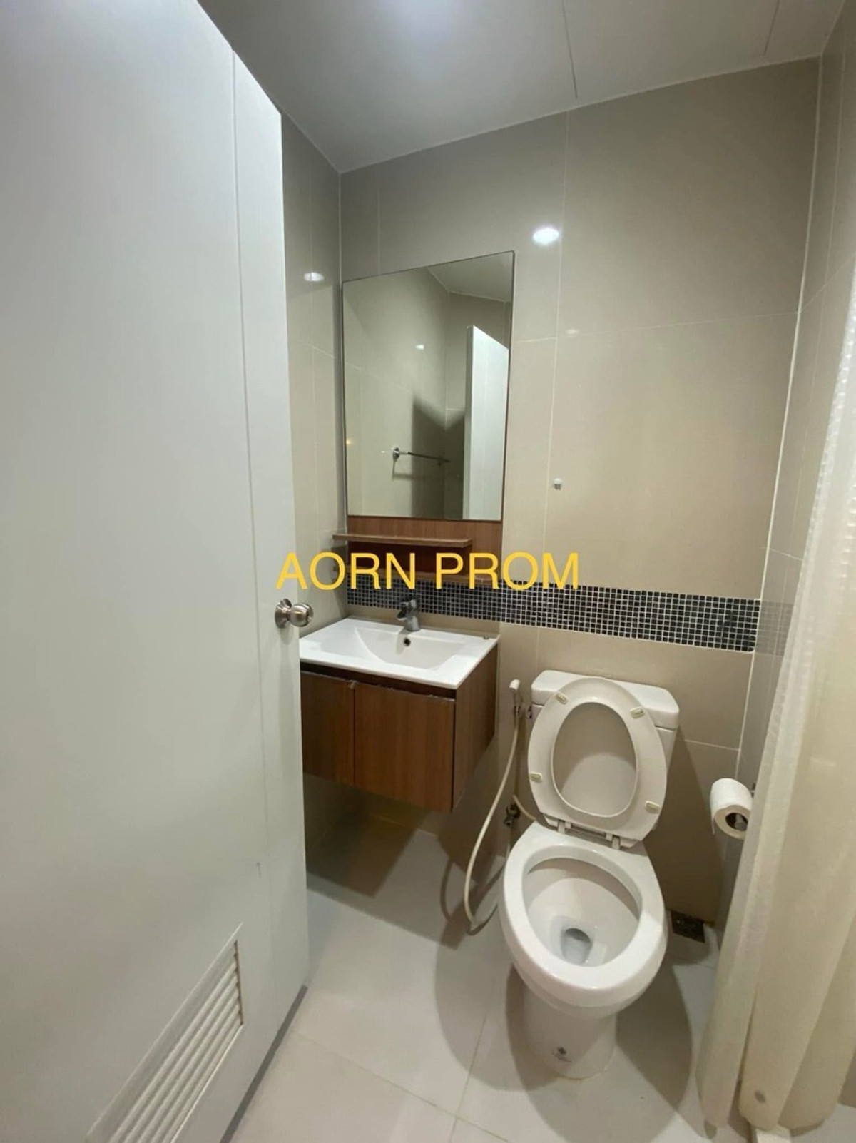 For RentCondoBang kae, Phetkasem : Very cheap, there is a washing machine 🌈 Fuse Sense Bangkae (Fuse sense Bangkae) Studio has a washing machine, air conditioner, refrigerator, TV, water heater, microwave, balcony facing north, cool room.