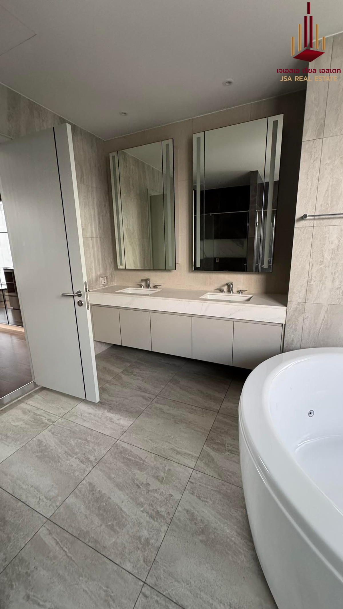 ให้เช่าบ้านพัฒนาการ ศรีนครินทร์ : ✨ For Rent: Malton Gates Krungthep Kreetha ✨  💰 Only 350,000 THB/month