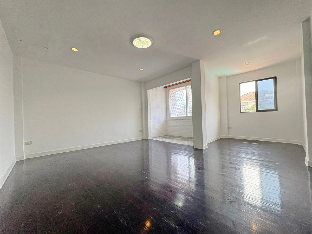 ขายทาวน์โฮมพระราม 9 เพชรบุรีตัดใหม่ RCA : CB001♛♚ทาวน์เฮ้าส์ 6 ห้องนอน ขาย⚝อินทามระ♜MRT สุทธิสาร∞065-9423251,099-5919653▚Line@sureresidence