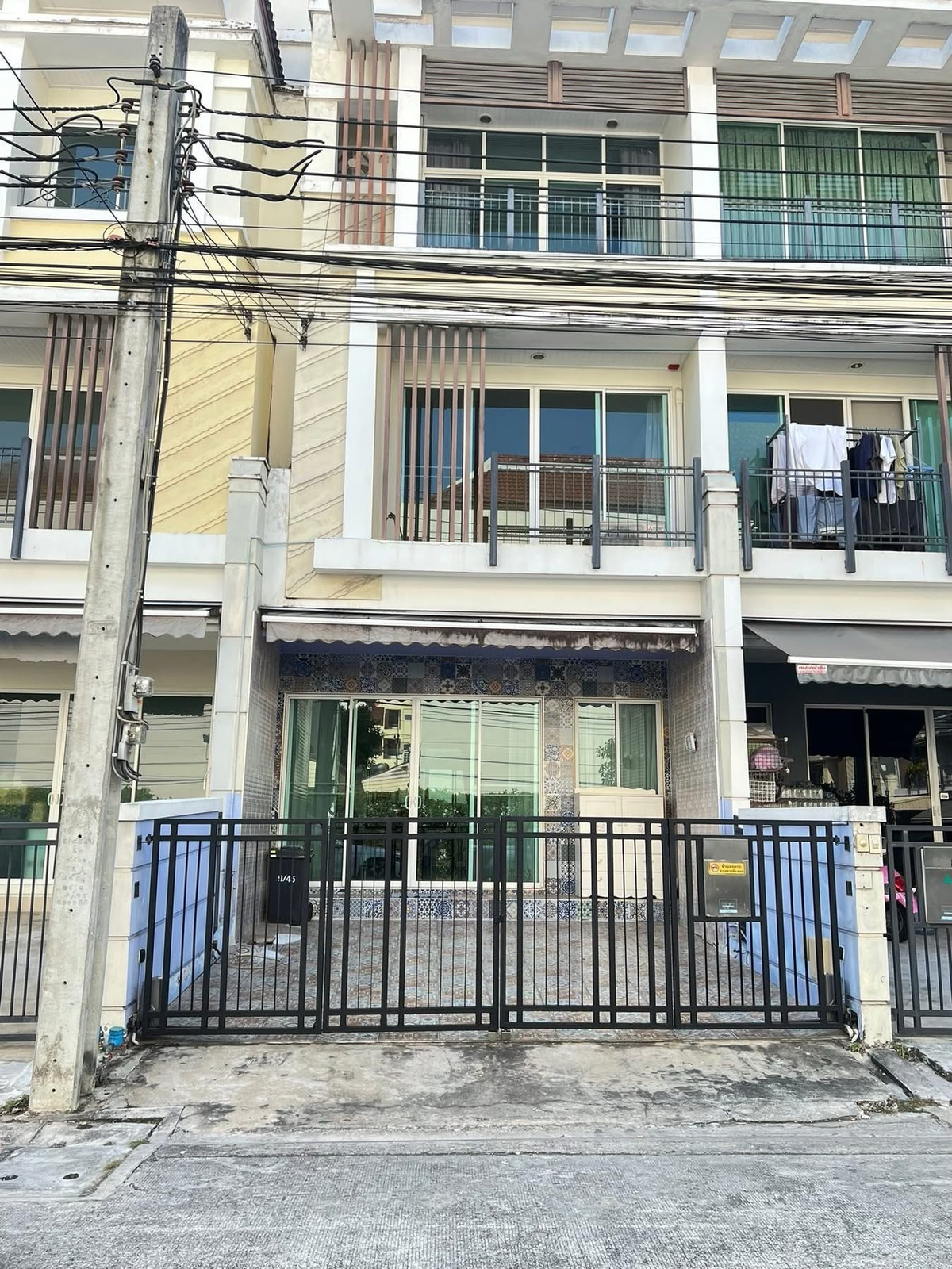 For RentTownhomeKaset Nawamin,Ladplakao : Townhome for rent Baan Klang Muang Urbanion Kaset-Nawamin 2 near Central Ramindra.