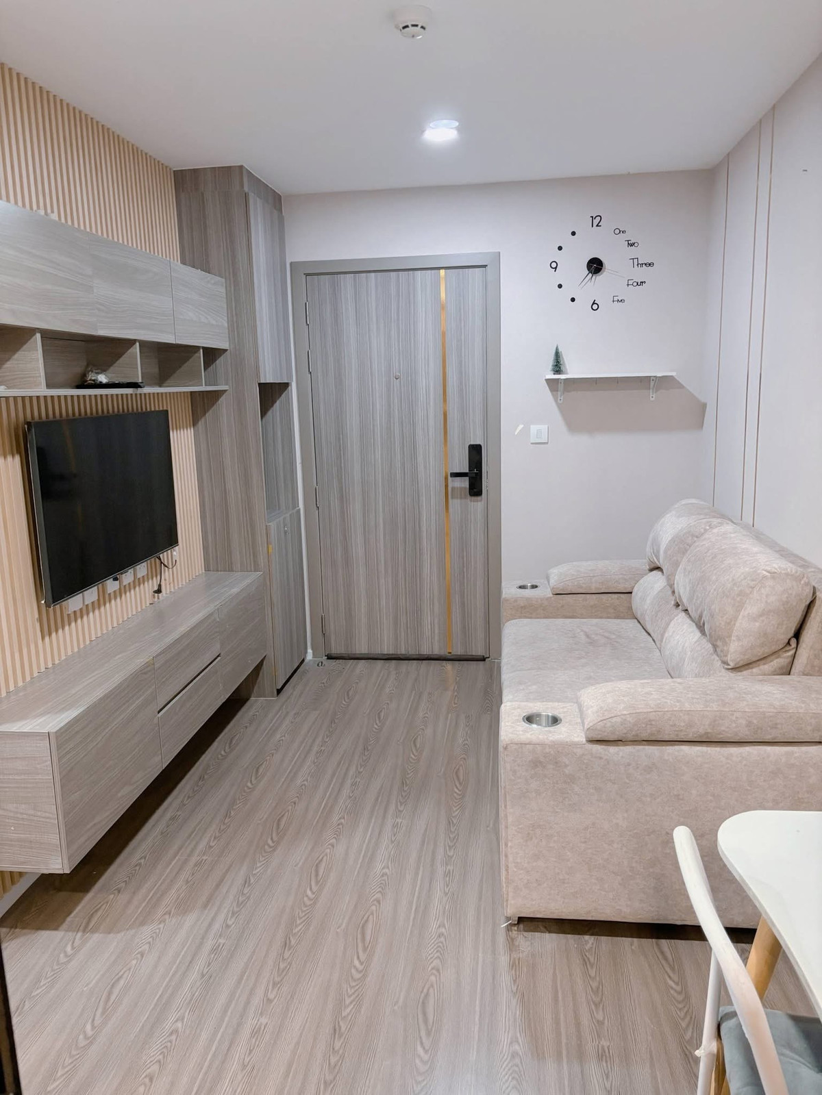 For RentCondoVipawadee, Don Mueang, Lak Si : For rent 📍 The Origin Phahol - Saphanmai 📍 Fully furnished with appliances. East-facing with great views, no obstructing buildings.