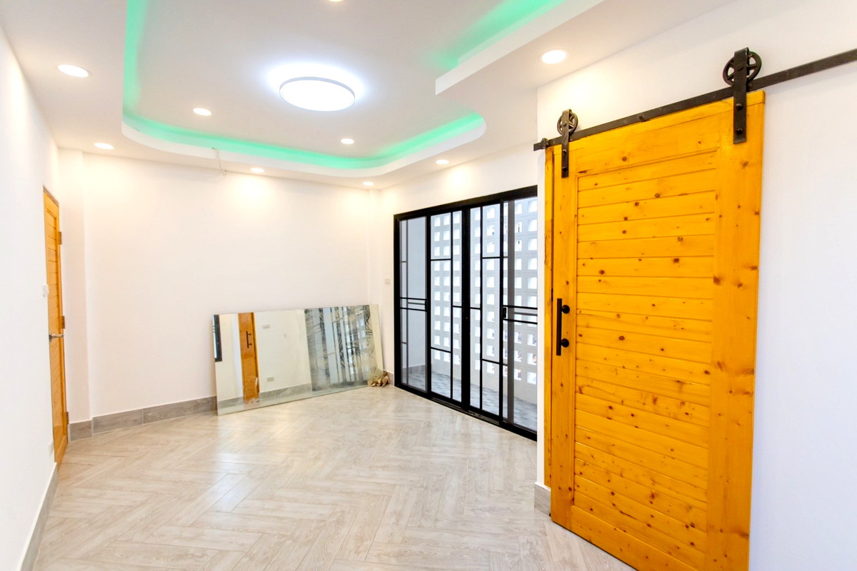 For SaleHome OfficeRatchadapisek, Huaikwang, Suttisan : CB081♛♚Home office 4 bedrooms for sale⚝Huai Khwang♜MRT Huai Khwang∞065-9423251,099-5919653▚Line@sureresidence