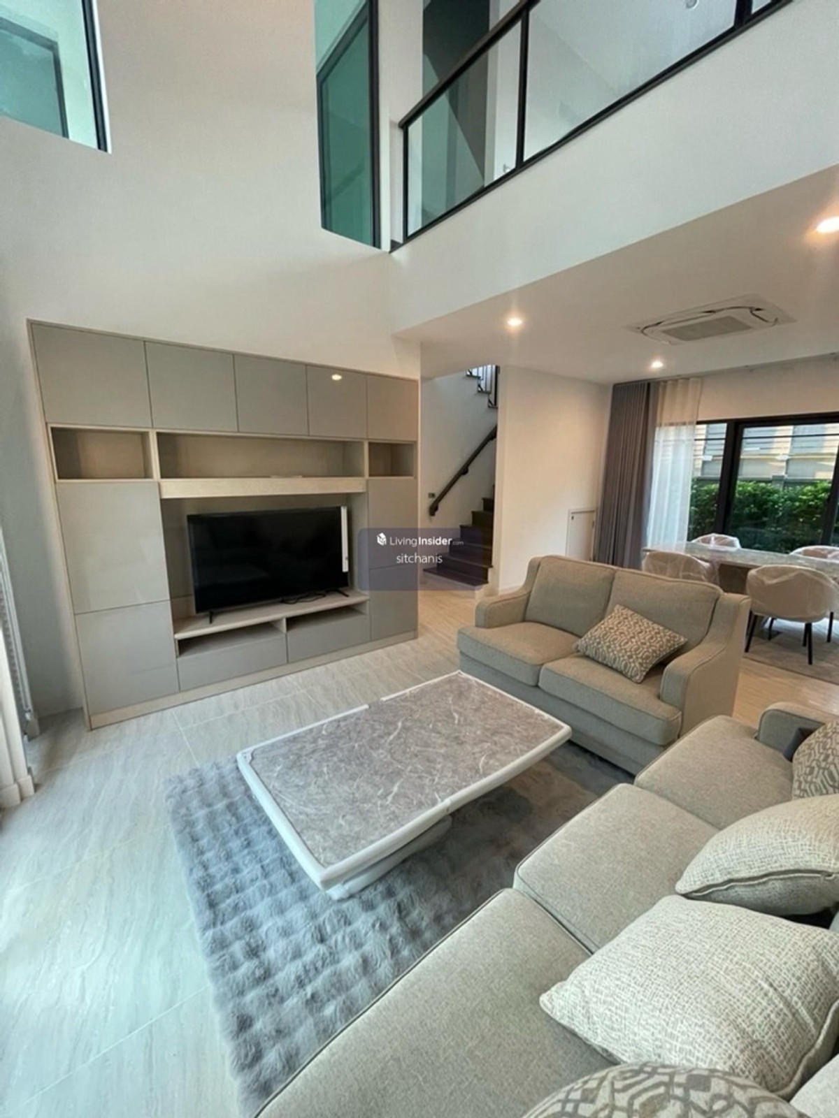 For SaleTownhomeKasetsart, Ratchayothin : Single house for sale Baan Klang Muang Classe Ratchayothin (ClasseRatchayothin) 
 never rented out, Garnetta type, area 40 sq m., usable area 214 sq m., 2 bedrooms, 3 bathrooms, 1 living room, 2nd floor, living room, 1 kitchen, 2 parking spaces 
 
 The on