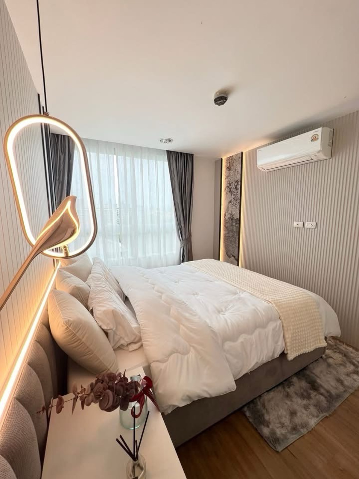 ให้เช่าคอนโดรัชดา ห้วยขวาง : 🏢คอนโด The Kris รัชดา 17
(B6902010)
✨ วิวเมือง ไม่บล็อกวิว

💰 ค่าเช่า 29,500 บาท / เดือน
📄 สัญญาขั้นต่ำ 6 เดือน