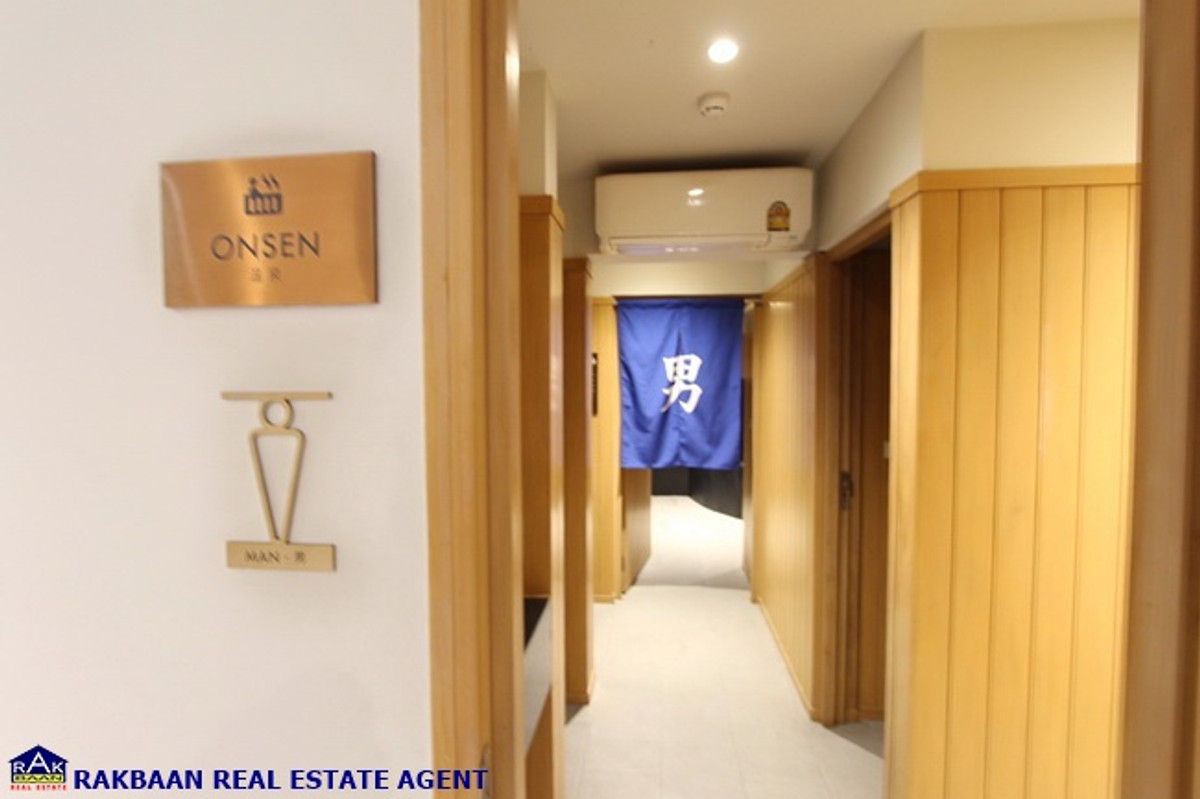 For RentCondoSukhumvit, Asoke, Thonglor : Condo for rent Runesu Runesu Thonglor Sukhumvit 33.37 sq m, 1 bedroom, 1 bathroom, fully furnished, ready to move in, on the 2nd floor (same floor as the onsen)