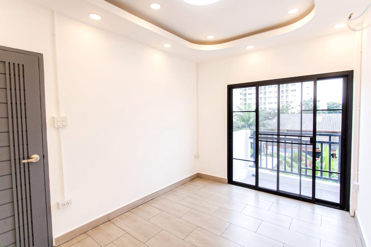 ขายทาวน์โฮมเสรีไทย-นิด้า : CB102♛♚ทาวน์โฮม 4 ห้องนอน ขาย⚝ลาดพร้าว-เสรีไทย♜MRT บางกะปิ∞065-9423251,099-5919653▚Line@sureresidence