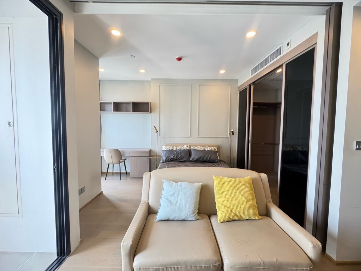 ให้เช่าคอนโดสยาม จุฬา สามย่าน : For Rent 1BR | High Floor | Ashton Chula–Silom ใกล้ MRT Sam Yan Tel. 0636569606