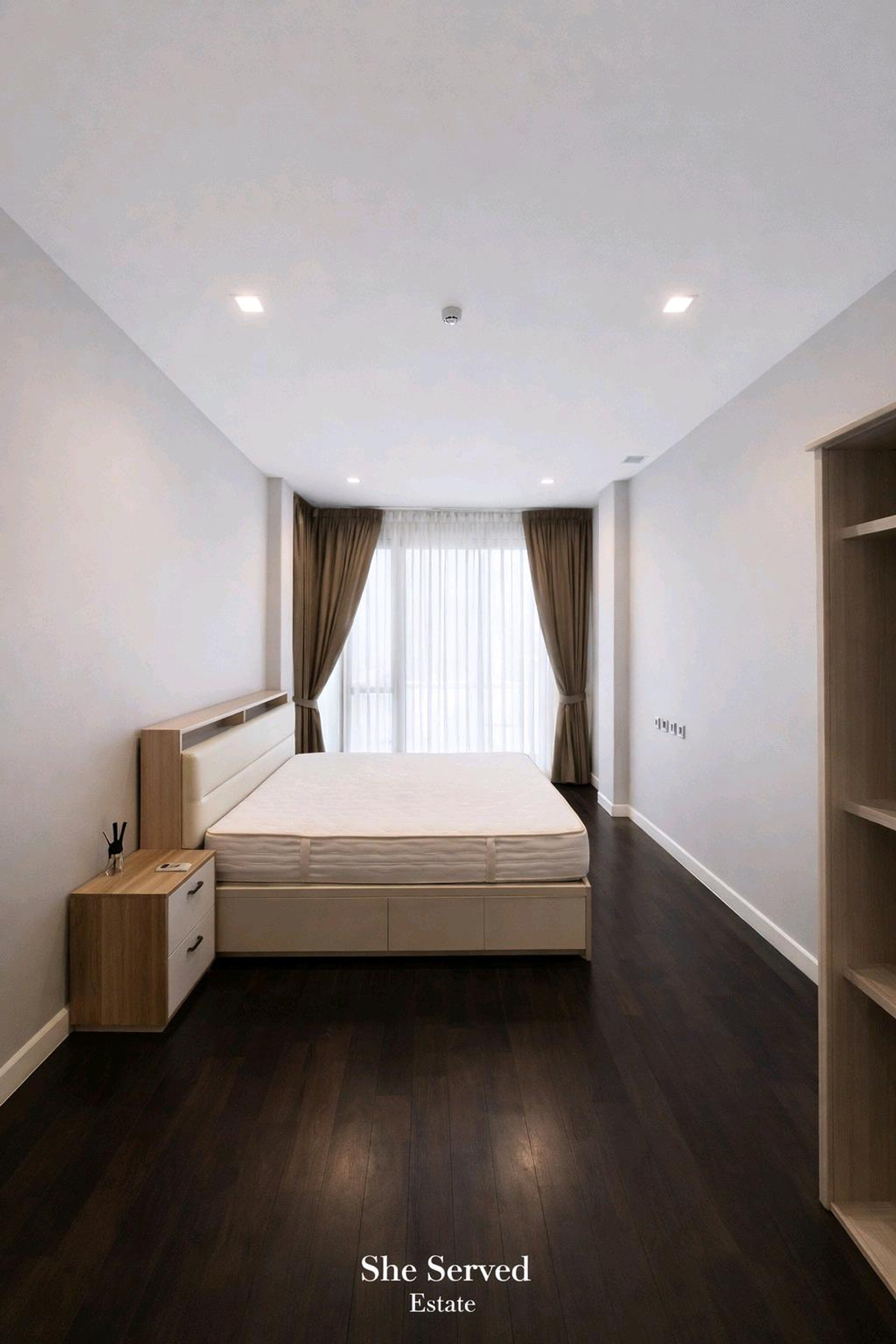 ให้เช่าบ้านพัฒนาการ ศรีนครินทร์ : For Rent ◈ The Gentry Phatthanakan 2 ◈ Luxury single • 4 Bedrooms | 5 Bathrooms • Double living room and upstairs family lounge • Parking for 3 cars