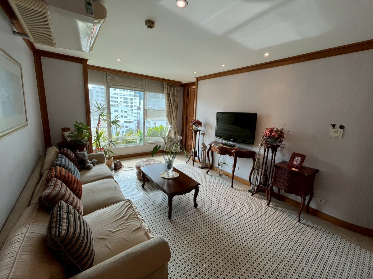 For SaleCondoWitthayu, Chidlom, Langsuan, Ploenchit : Luxury Penthouse for sale, Navin Court Ruamrudee 3 | 419 sq m., 7 bedrooms, 8 bathrooms, near BTS Ploenchit and Lumpini Park.