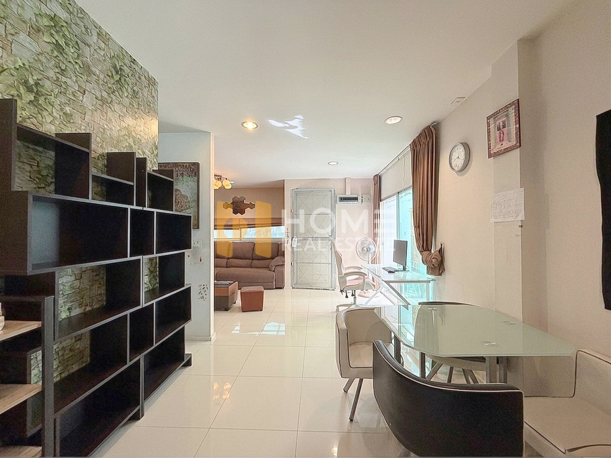 ขายทาวน์โฮมพัฒนาการ ศรีนครินทร์ : Rare Unit! หลังมุม ติดถนนพัฒนาการ หน้าสวน 🔥 โนเบิล คิวบ์ พัฒนาการ / 3 ห้องนอน (ขาย), Noble Cube Pattanakarn / 3 Bedrooms (FOR SALE) FON280