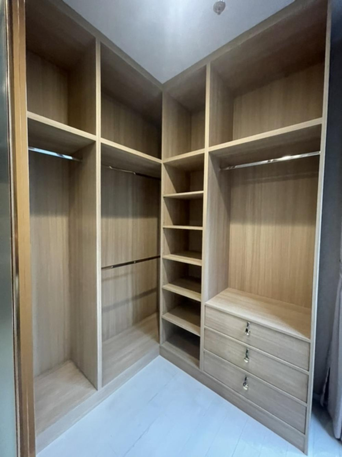 For RentCondoWitthayu, Chidlom, Langsuan, Ploenchit : For Rent: Noble Ploenchit, 80,000 THB [MPr260301]