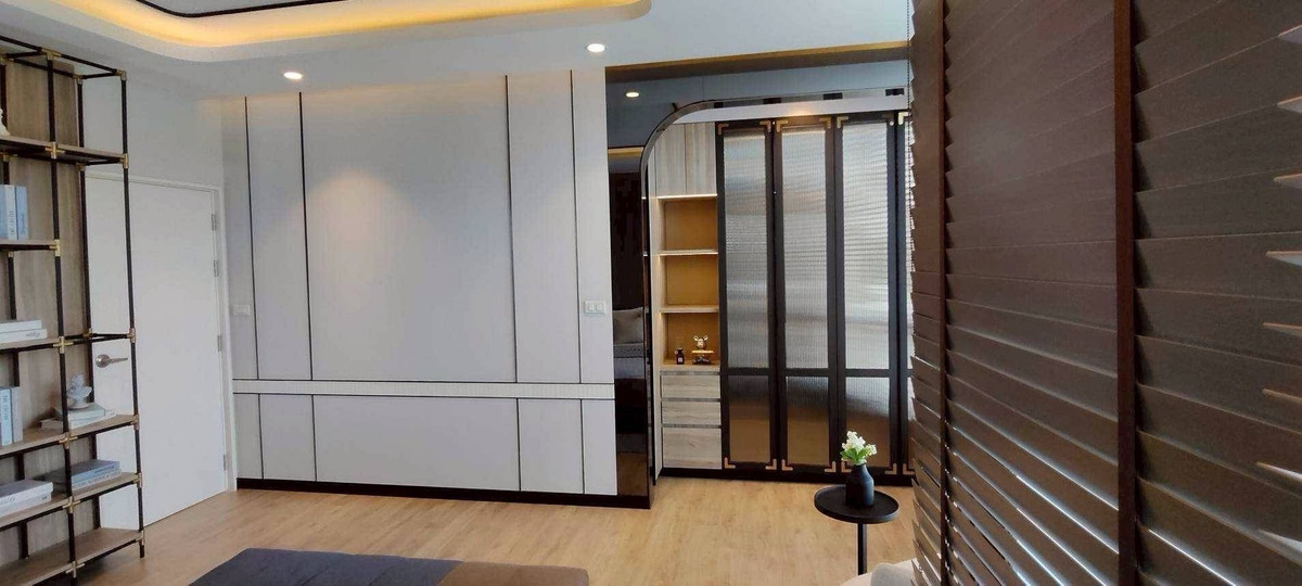 ให้เช่าทาวน์โฮมนวมินทร์ รามอินทรา : ให้เช่า/ขาย  #ทาวน์โฮมพรีเมียม 3.5 ชั้น
โครงการ Premium Place พหลโยธิน–รามอินทรา พื้นที่ 29.5 ตร.ว. | พื้นที่ใช้สอย 228.57 ตร.ม.

4 ห้องนอน | 3 ห้องน้ำ
1 ห้องนั่งเล่น | 1 ห้องทำงาน | 
1 ห้องรับแขก | 1 ห้องครัว
2 ที่จอดรถ
