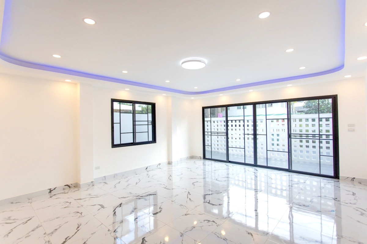 For SaleHome OfficeRatchadapisek, Huaikwang, Suttisan : CB081♛♚Home office 4 bedrooms for sale⚝Huai Khwang♜MRT Huai Khwang∞065-9423251,099-5919653▚Line@sureresidence