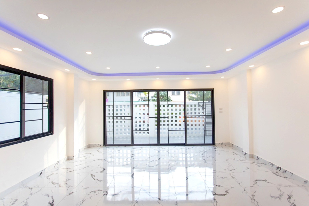 For SaleHome OfficeRatchadapisek, Huaikwang, Suttisan : CB081♛♚Home office 4 bedrooms for sale⚝Huai Khwang♜MRT Huai Khwang∞065-9423251,099-5919653▚Line@sureresidence