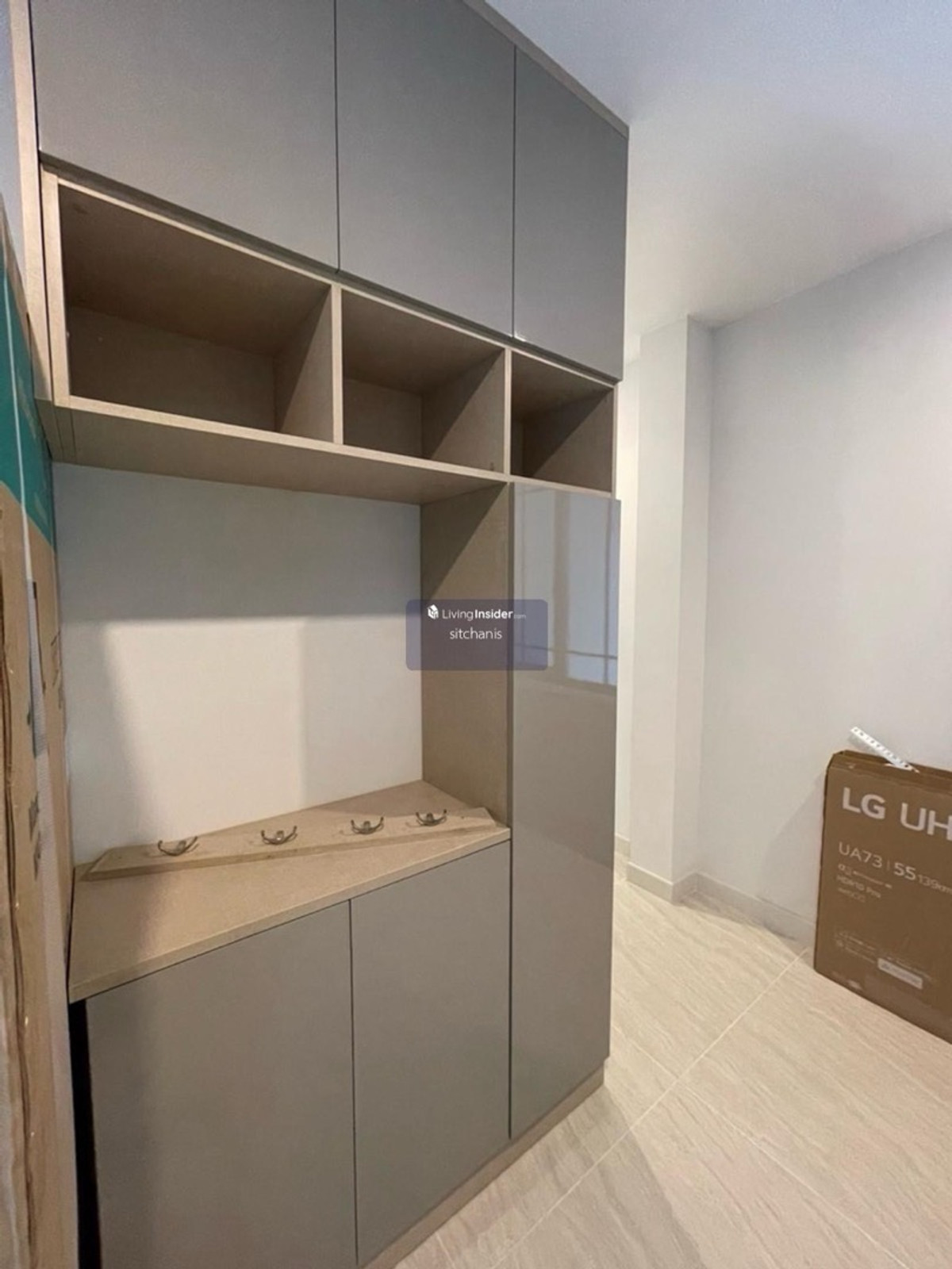 For SaleTownhomeKasetsart, Ratchayothin : Single house for sale Baan Klang Muang Classe Ratchayothin (ClasseRatchayothin) 
 never rented out, Garnetta type, area 40 sq m., usable area 214 sq m., 2 bedrooms, 3 bathrooms, 1 living room, 2nd floor, living room, 1 kitchen, 2 parking spaces 
 
 The on