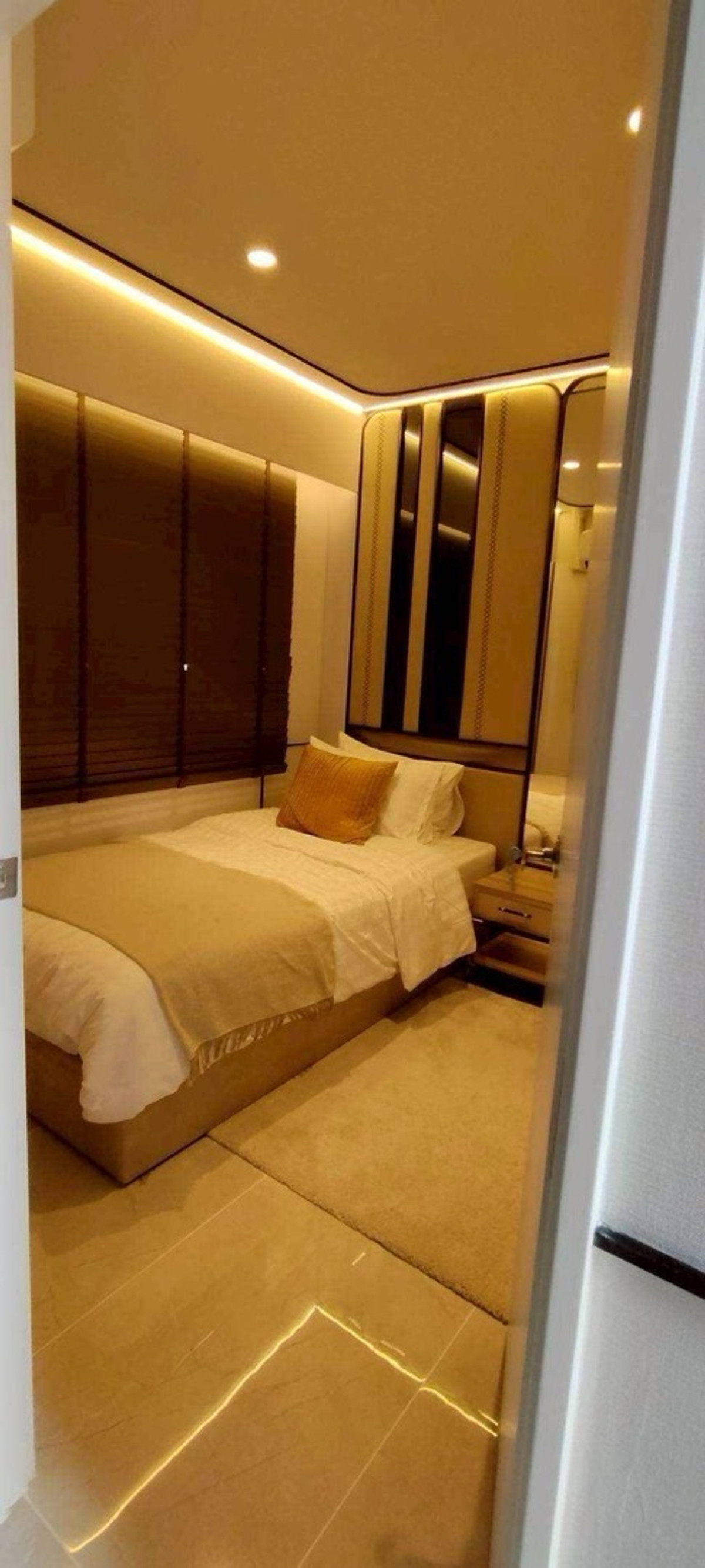 ให้เช่าทาวน์โฮมนวมินทร์ รามอินทรา : ให้เช่า/ขาย  #ทาวน์โฮมพรีเมียม 3.5 ชั้น
โครงการ Premium Place พหลโยธิน–รามอินทรา พื้นที่ 29.5 ตร.ว. | พื้นที่ใช้สอย 228.57 ตร.ม.

4 ห้องนอน | 3 ห้องน้ำ
1 ห้องนั่งเล่น | 1 ห้องทำงาน | 
1 ห้องรับแขก | 1 ห้องครัว
2 ที่จอดรถ
