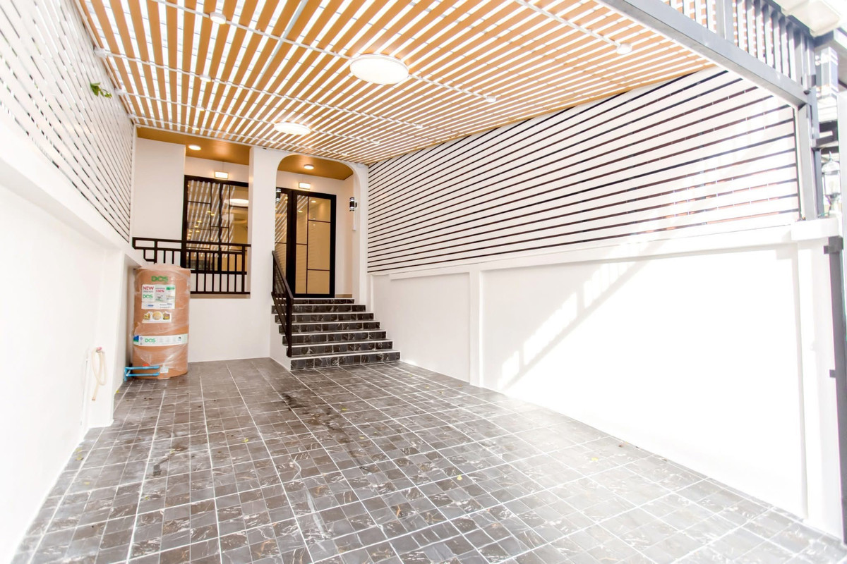 ขายทาวน์โฮมเสรีไทย-นิด้า : CB102♛♚ทาวน์โฮม 4 ห้องนอน ขาย⚝ลาดพร้าว-เสรีไทย♜MRT บางกะปิ∞065-9423251,099-5919653▚Line@sureresidence