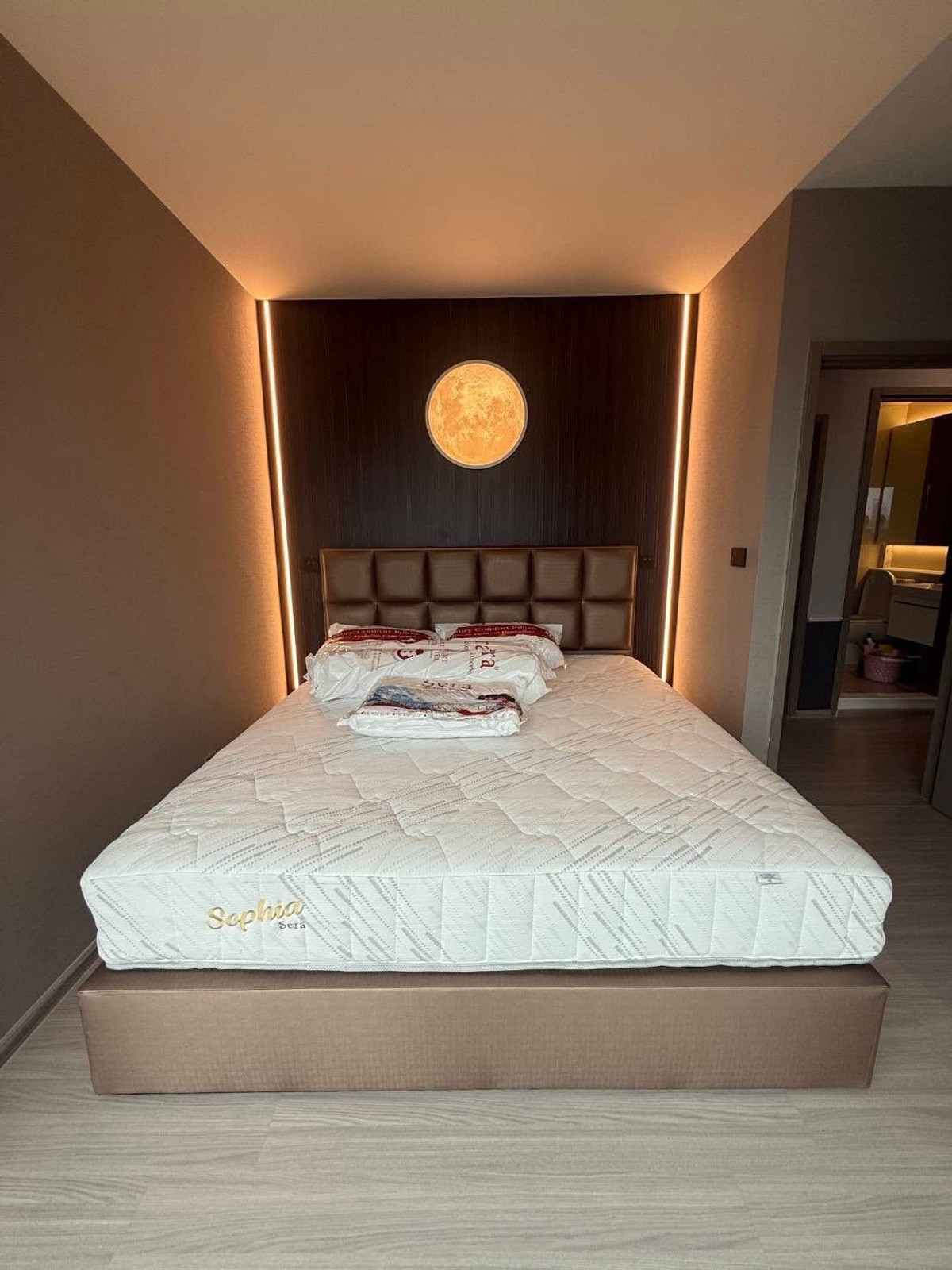 For RentCondoRama9, Petchburi, RCA : For Rent: Life Asoke Hype, 45,000 THB [TTr260303]