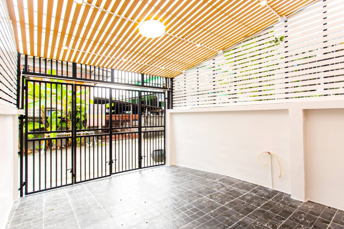 ขายทาวน์โฮมเสรีไทย-นิด้า : CB102♛♚ทาวน์โฮม 4 ห้องนอน ขาย⚝ลาดพร้าว-เสรีไทย♜MRT บางกะปิ∞065-9423251,099-5919653▚Line@sureresidence