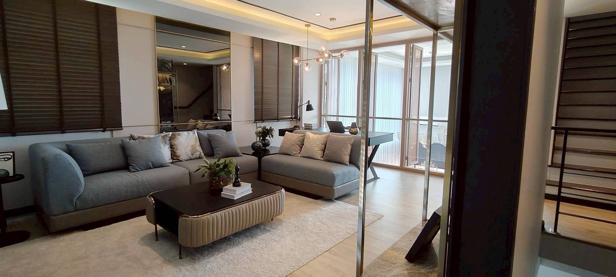 ให้เช่าทาวน์โฮมนวมินทร์ รามอินทรา : ให้เช่า/ขาย  #ทาวน์โฮมพรีเมียม 3.5 ชั้น
โครงการ Premium Place พหลโยธิน–รามอินทรา พื้นที่ 29.5 ตร.ว. | พื้นที่ใช้สอย 228.57 ตร.ม.

4 ห้องนอน | 3 ห้องน้ำ
1 ห้องนั่งเล่น | 1 ห้องทำงาน | 
1 ห้องรับแขก | 1 ห้องครัว
2 ที่จอดรถ
