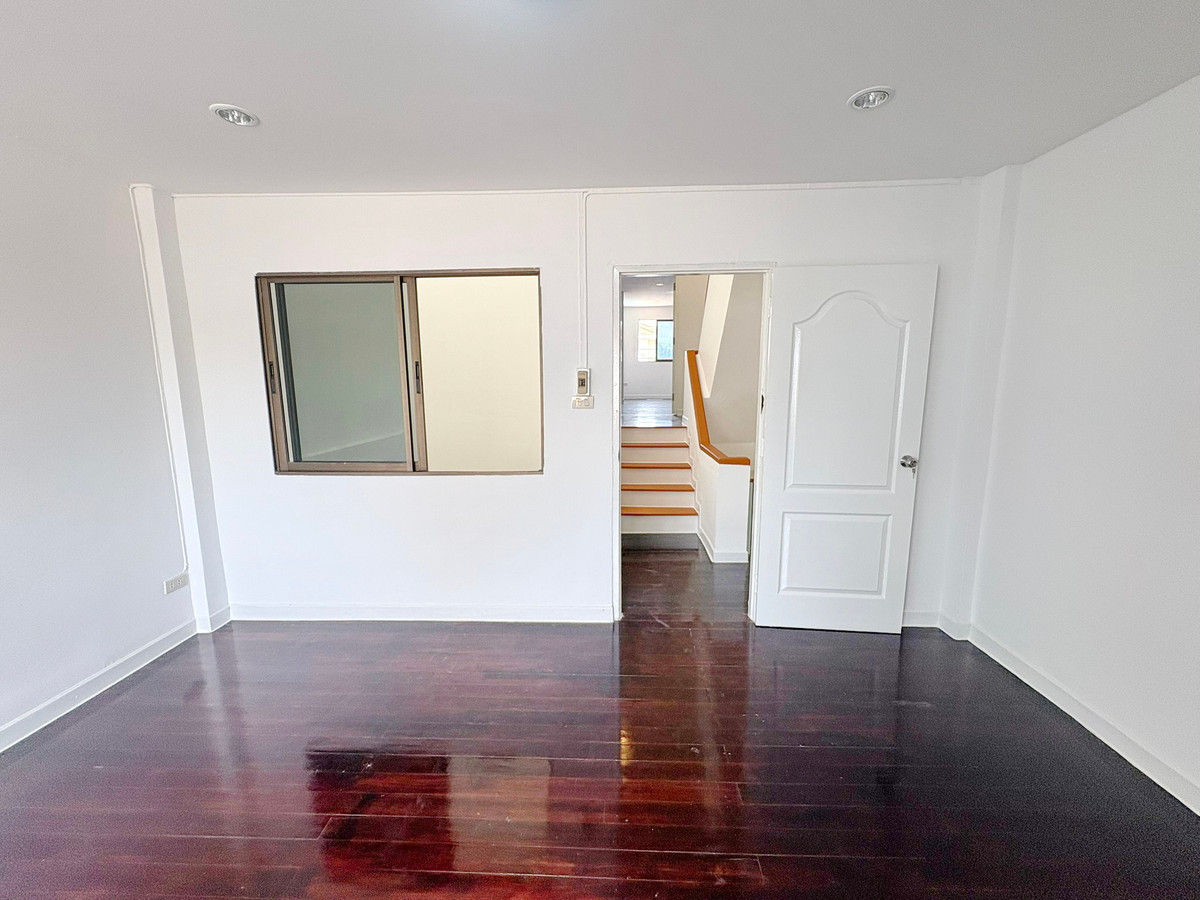 ขายทาวน์โฮมพระราม 9 เพชรบุรีตัดใหม่ RCA : CB001♛♚ทาวน์เฮ้าส์ 6 ห้องนอน ขาย⚝อินทามระ♜MRT สุทธิสาร∞065-9423251,099-5919653▚Line@sureresidence