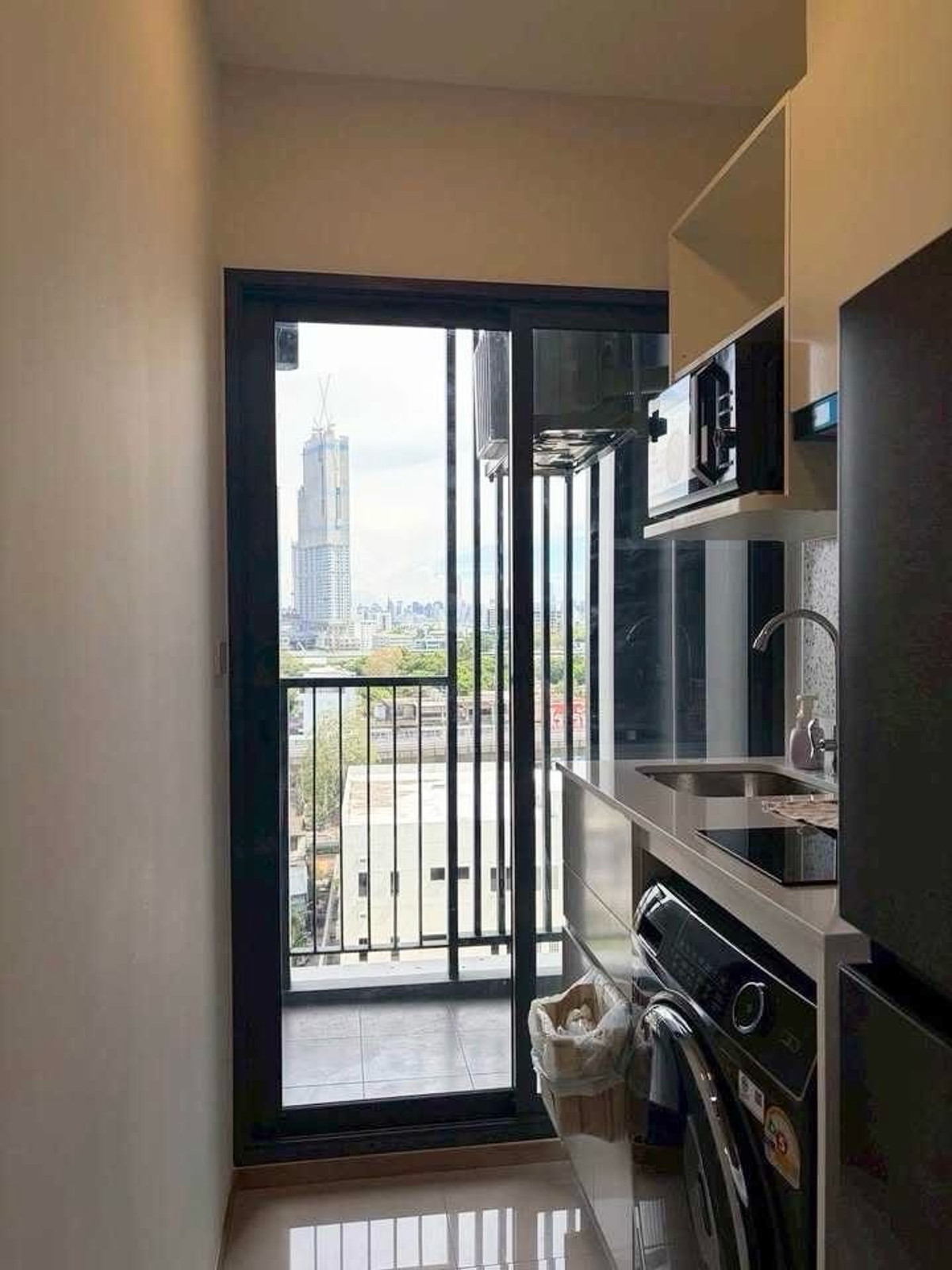 For RentCondoPinklao, Charansanitwong : 💙@condocurator 💙 For rent Chapter One Spark Charan, fully furnished. There is a washing machine [PM4768]