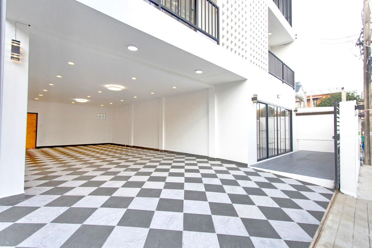 For SaleHome OfficeRatchadapisek, Huaikwang, Suttisan : CB081♛♚Home office 4 bedrooms for sale⚝Huai Khwang♜MRT Huai Khwang∞065-9423251,099-5919653▚Line@sureresidence