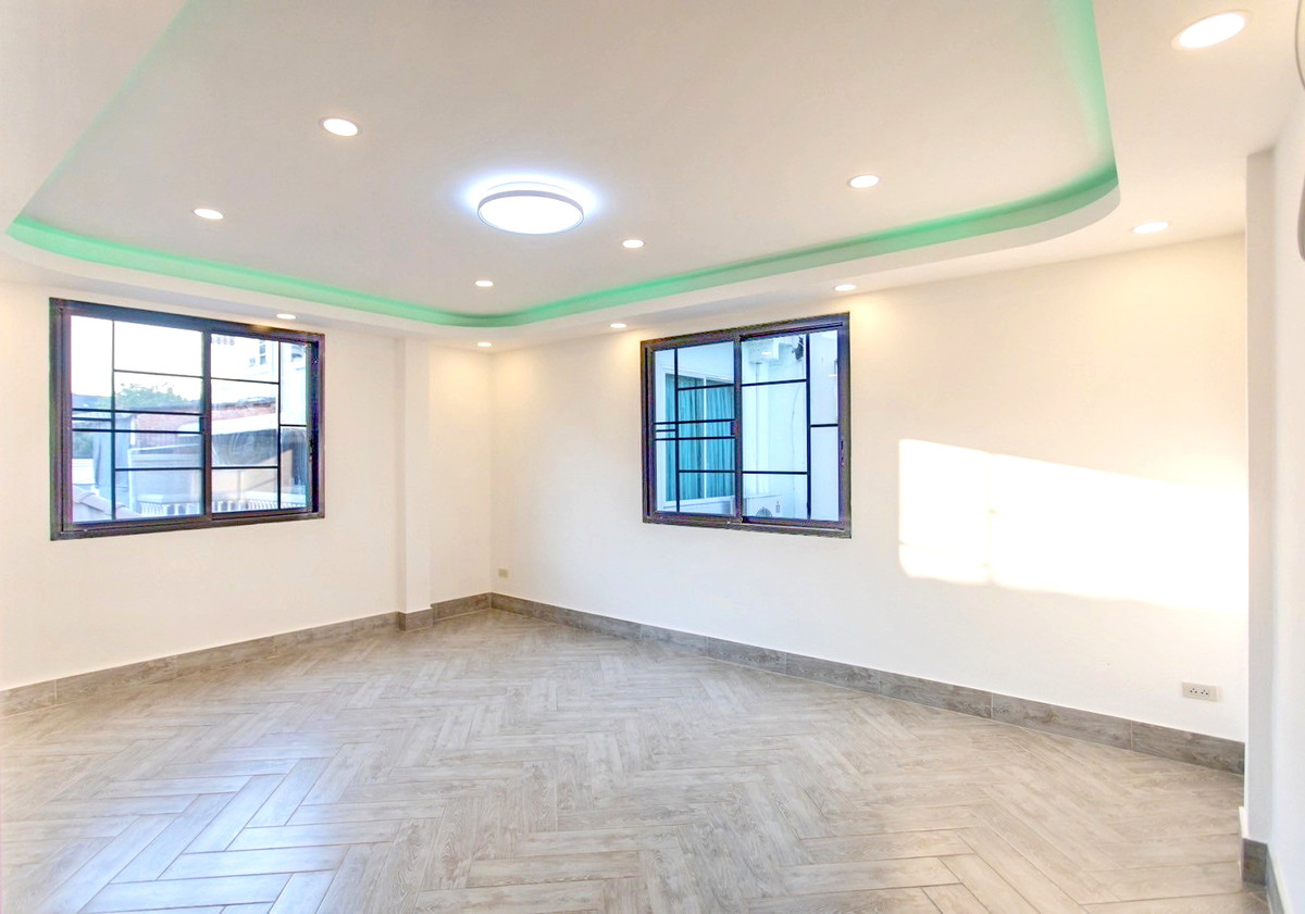 For SaleHome OfficeRatchadapisek, Huaikwang, Suttisan : CB081♛♚Home office 4 bedrooms for sale⚝Huai Khwang♜MRT Huai Khwang∞065-9423251,099-5919653▚Line@sureresidence