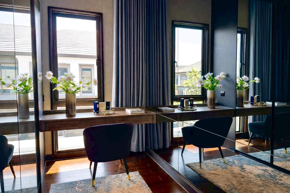 ขายบ้านเกษตร นวมินทร์ ลาดปลาเค้า : ขาย ◈ Grand Bangkok Boulevard Ramintra–Kaset Nawamin ◈ บ้านตัวอย่างแปลงพิเศษ 300 ตร.วา • ได้ทุกอย่างตามภาพราคาขาย 119,000,000 บาท