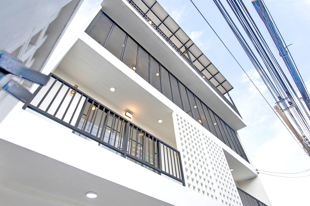 For SaleHome OfficeRatchadapisek, Huaikwang, Suttisan : CB081♛♚Home office 4 bedrooms for sale⚝Huai Khwang♜MRT Huai Khwang∞065-9423251,099-5919653▚Line@sureresidence