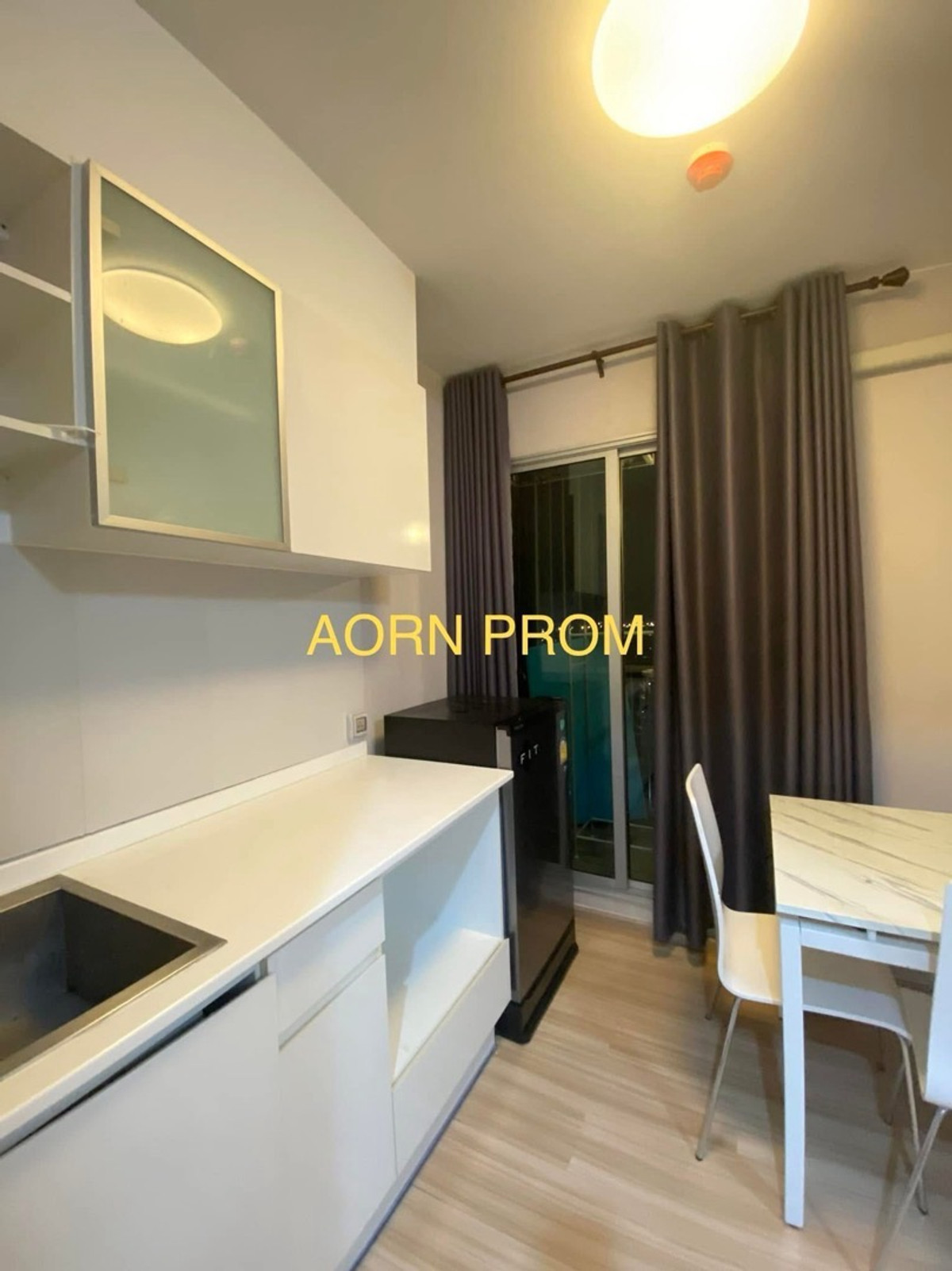 For RentCondoBang kae, Phetkasem : Very cheap, there is a washing machine 🌈 Fuse Sense Bangkae (Fuse sense Bangkae) Studio has a washing machine, air conditioner, refrigerator, TV, water heater, microwave, balcony facing north, cool room.