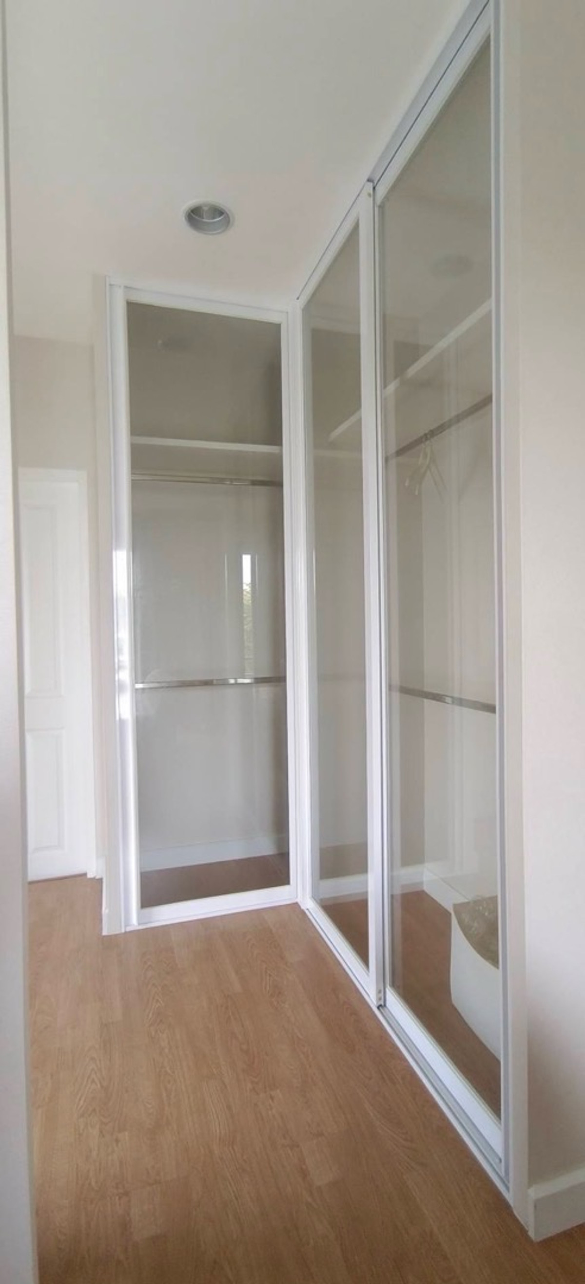 ให้เช่าบ้านสมุทรปราการ สำโรง : ให้เช่าบ้านเดี่ยว NARA BOTANIC SRINAKARIN ( นาราโบทานิค ศรีนครินทร์ )
🛏️ 3 ห้องนอน 🛁 3 ห้องน้ำ 🚗 2 ที่จอดรถ ขนาด 50 ตรว. พื้นที่ใช้สอย 185 ตรม. ✨ ราคา 65,000 บาท ✨ 