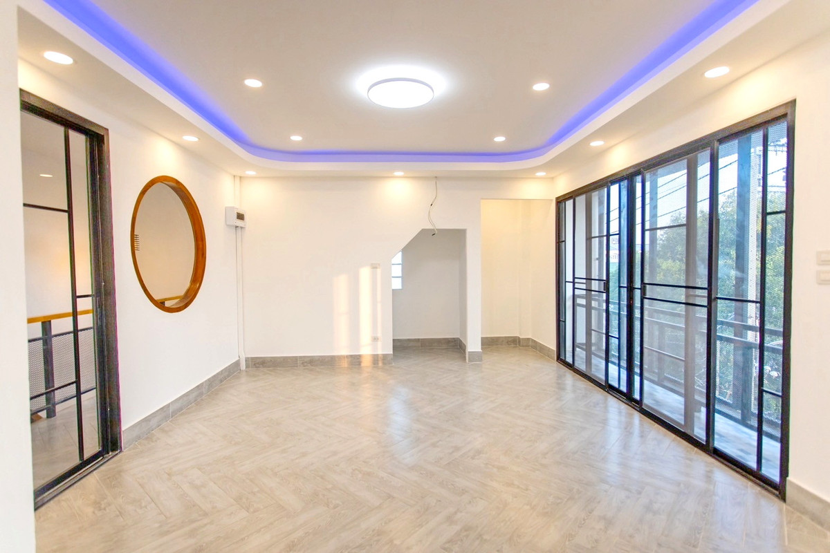 For SaleHome OfficeRatchadapisek, Huaikwang, Suttisan : CB081♛♚Home office 4 bedrooms for sale⚝Huai Khwang♜MRT Huai Khwang∞065-9423251,099-5919653▚Line@sureresidence