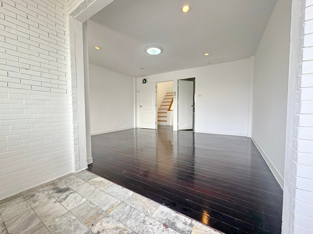 ขายทาวน์โฮมพระราม 9 เพชรบุรีตัดใหม่ RCA : CB001♛♚ทาวน์เฮ้าส์ 6 ห้องนอน ขาย⚝อินทามระ♜MRT สุทธิสาร∞065-9423251,099-5919653▚Line@sureresidence