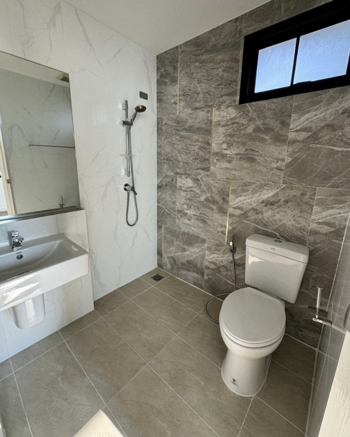 ให้เช่าทาวน์โฮมอ่อนนุช อุดมสุข : ให้เช่าทาวน์เฮ้าส์ 3 ชั้น หลังมุม มีพื้นที่ข้างบ้าน โครงการ Q Prime Sukhumvit 77 สุขุมวิท 77 ซ.อ่อนนุช 46