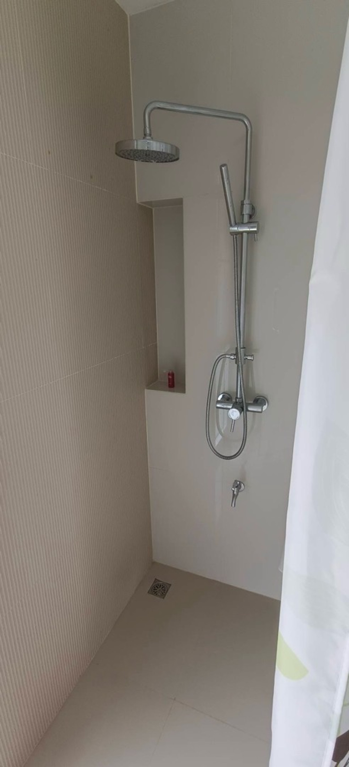 ให้เช่าบ้านสมุทรปราการ สำโรง : ให้เช่าบ้านเดี่ยว NARA BOTANIC SRINAKARIN ( นาราโบทานิค ศรีนครินทร์ )
🛏️ 3 ห้องนอน 🛁 3 ห้องน้ำ 🚗 2 ที่จอดรถ ขนาด 50 ตรว. พื้นที่ใช้สอย 185 ตรม. ✨ ราคา 65,000 บาท ✨ 